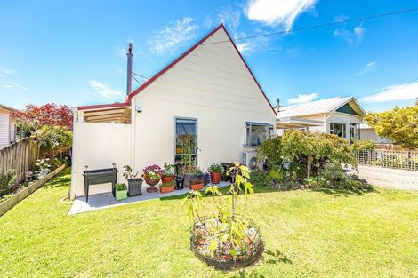 Photo of property in 6a Nikau Street, Tawhero, Whanganui, 4501