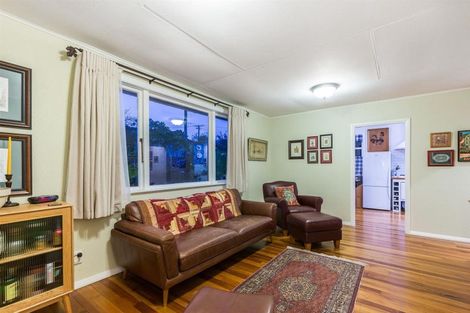 Photo of property in 2 Moult Street, Titahi Bay, Porirua, 5022