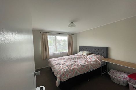 Photo of property in 15 Lisa Rise, Half Moon Bay, Auckland, 2012