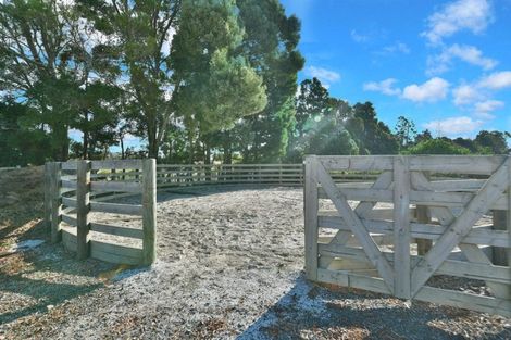Photo of property in 30 Moontide Road, Kumeu, 0892