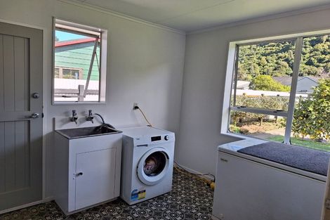 Photo of property in 15b Black Beech Street, Birchville, Upper Hutt, 5018