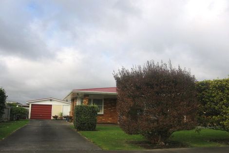 Photo of property in 2 Tabak Crescent, Takaro, Palmerston North, 4412