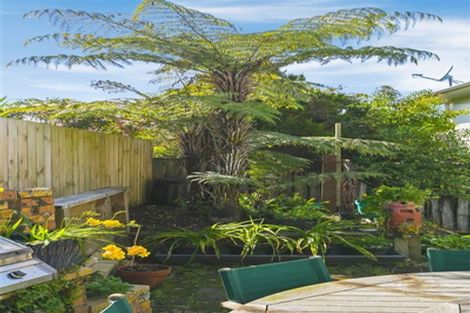 Photo of property in 19 Peterhouse Place, West Harbour, Auckland, 0618