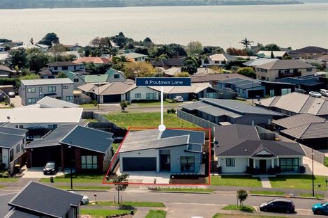 Photo of property in 8 Poutawa Lane, Clarks Beach, 2122