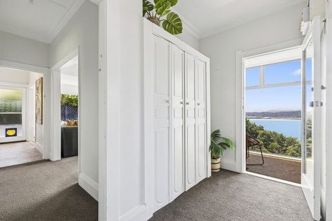 Photo of property in 24 Hungerford Road, Lyall Bay, Wellington, 6022