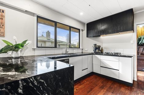 Photo of property in 9 Saxton Road, Upper Vogeltown, New Plymouth, 4310