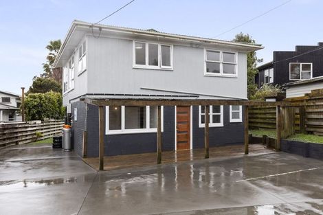 Photo of property in 1400 Whangaparaoa Road, Army Bay, Whangaparaoa, 0930