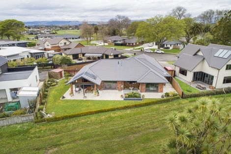 Photo of property in 30 Grand Oaks Drive, Awapuni, Palmerston North, 4412