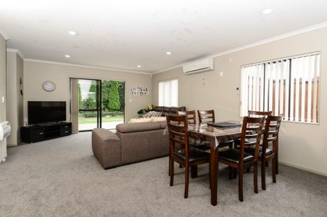 Photo of property in 13 Shrule Place, Huntington, Hamilton, 3210