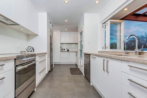 Photo of property in 6 Thornlow Street, Glendene, Auckland, 0602