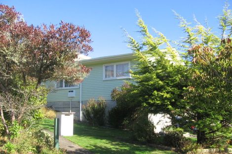 Photo of property in 72 Raroa Terrace, Tawa, Wellington, 5028