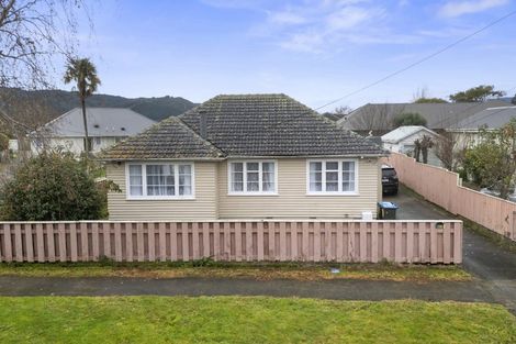 Photo of property in 22 Sandford Street, Trentham, Upper Hutt, 5018