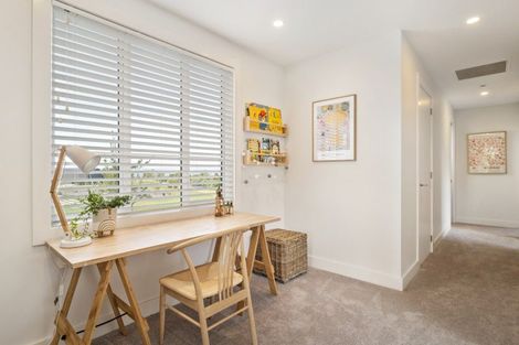 Photo of property in 5 Lens Way, Acacia Bay, Taupo, 3385