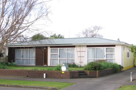 Photo of property in 37 Waterloo Crescent, Hokowhitu, Palmerston North, 4410