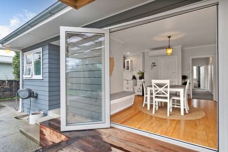 Photo of property in 12 East Street, Greytown, 5712