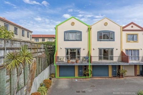 Photo of property in Lakeview Terrace, 1/14 Ambrico Place, New Lynn, Auckland, 0600