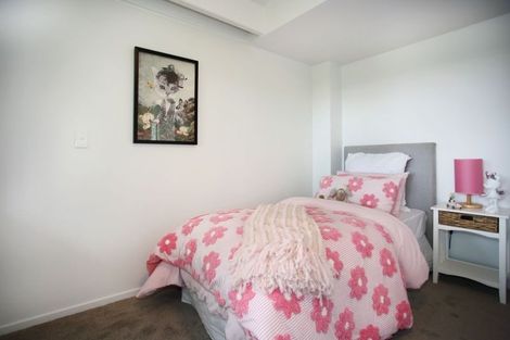 Photo of property in 10 Cameron Town Road, Pukekohe, 2678