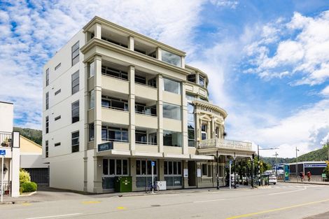 Photo of property in Oxleys Rock Apartments, 401/6 London Quay, Picton, 7220