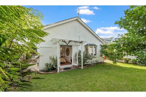 Photo of property in 2/23 Cecil Road, Milford, Auckland, 0620