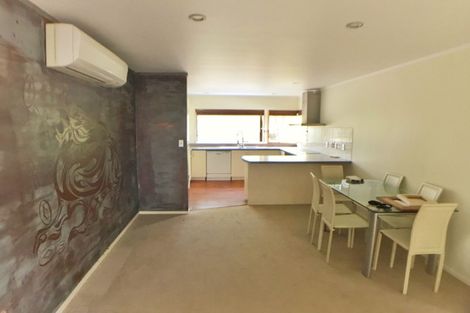 Photo of property in 4 Oystergrove Road, West Harbour, Auckland, 0618