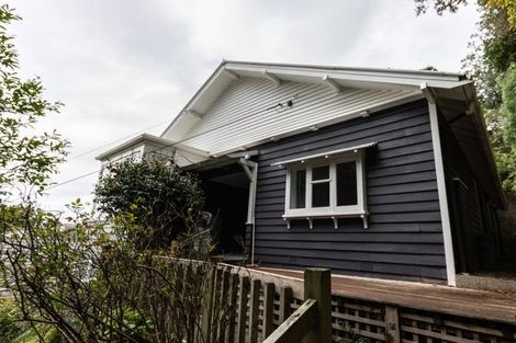 Photo of property in 43 Ngaio Road, Kelburn, Wellington, 6012