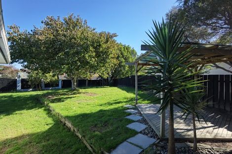 Photo of property in 13 Albemarle Place, Massey, Auckland, 0614