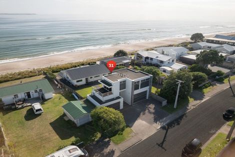 Photo of property in 31 Karewa Parade, Papamoa Beach, Papamoa, 3118