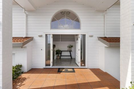 Photo of property in 24 Kenmure Avenue, Forrest Hill, Auckland, 0620