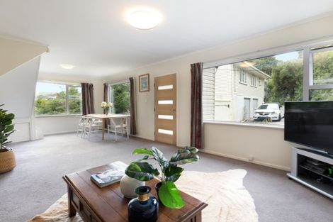 Photo of property in 34 Lyndhurst Road, Tawa, Wellington, 5028