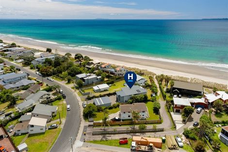 Photo of property in 145 Karewa Parade, Papamoa Beach, Papamoa, 3118