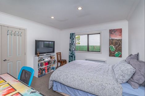 Photo of property in 177 Queen Street West, Levin, 5510