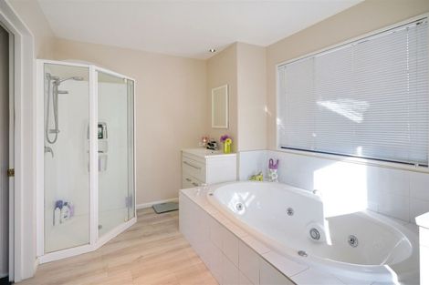 Photo of property in 2 The Stables, Woodend, 7610