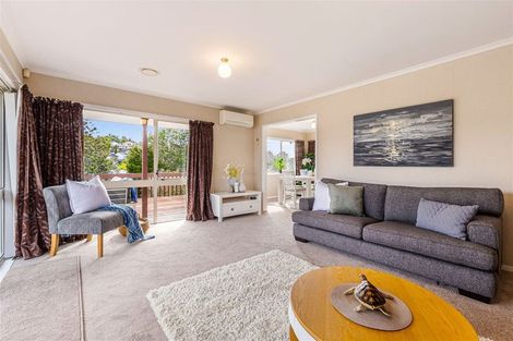 Photo of property in 9 Bayside Drive, Browns Bay, Auckland, 0630