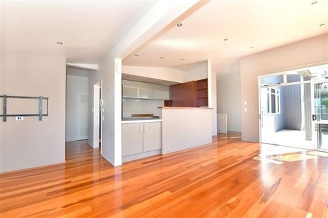 Photo of property in 37 Gledstane Road, Stanmore Bay, Whangaparaoa, 0932
