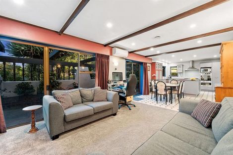 Photo of property in 100 Becroft Drive, Forrest Hill, Auckland, 0620