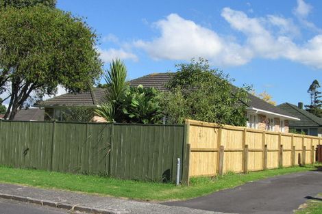 Photo of property in 2 London Street, Te Atatu Peninsula, Auckland, 0610