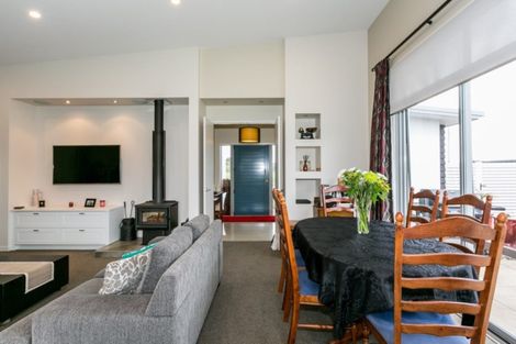 Photo of property in 52 Orotu Drive, Poraiti, Napier, 4112
