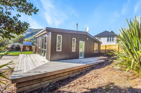 Photo of property in 1 Wilson Street, Havelock, 7100