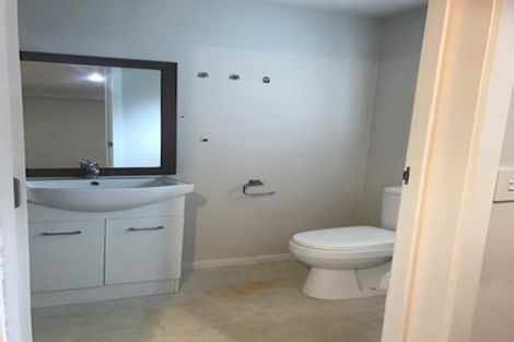 Photo of property in 34 De Quincey Terrace, Highland Park, Auckland, 2010