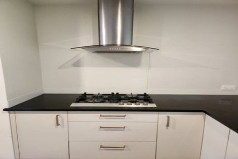 Photo of property in 43a Condor Place, Unsworth Heights, Auckland, 0632