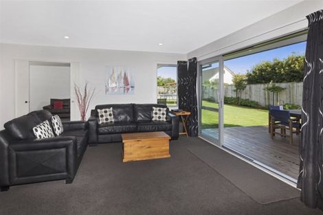 Photo of property in 47 Oakwood Drive, Rangiora, 7400