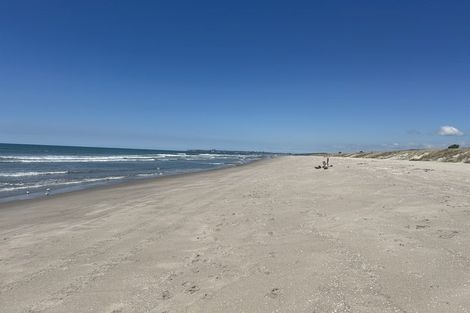 Photo of property in 1335e Papamoa Beach Road, Papamoa Beach, 3118