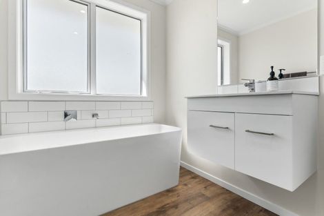 Photo of property in 7 Fantail Avenue, Carterton, 5713