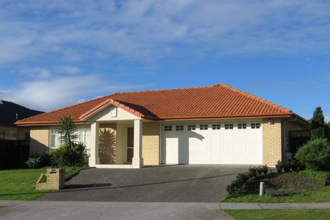 Photo of property in 10 Middlefield Drive, East Tamaki Heights, Auckland, 2016