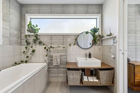 Photo of property in 1/86 Bay Street, Red Beach, 0932