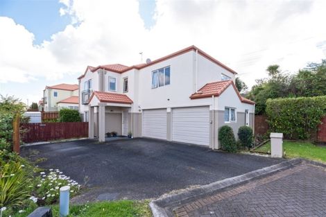 Photo of property in 10 Dainton Place, New Lynn, Auckland, 0600