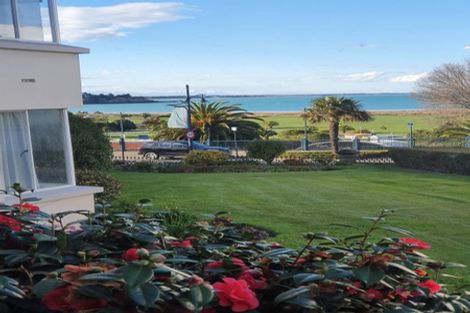 Photo of property in 1-12/48 The Bay Hill, Timaru, 7910