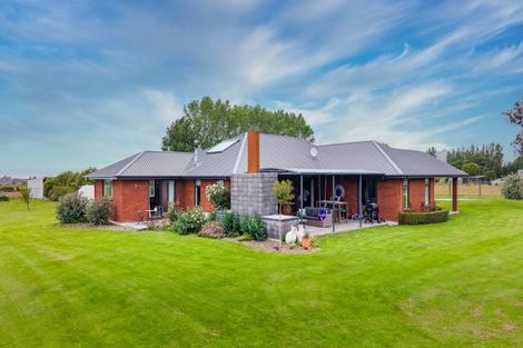 Photo of property in 55 Timaru Road, Waimate, 7924
