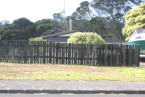 Photo of property in 8 Bonito Place, Bayview, Auckland, 0629