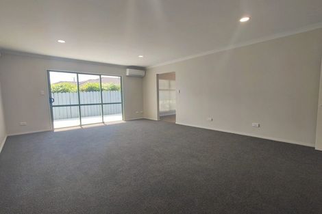 Photo of property in 6 Chadlington Avenue, Henderson, Auckland, 0612